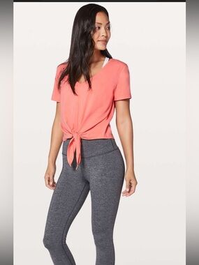Size 6 Lululemon Knot Gonna Fly Tee, Light Coral